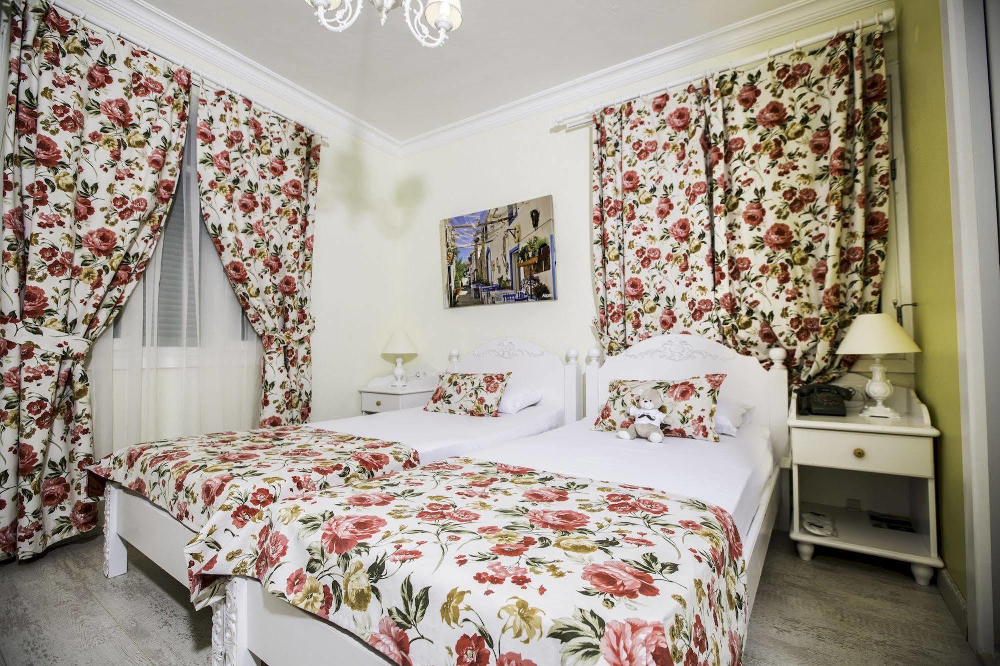 The White Hotel Алачати Екстер'єр фото