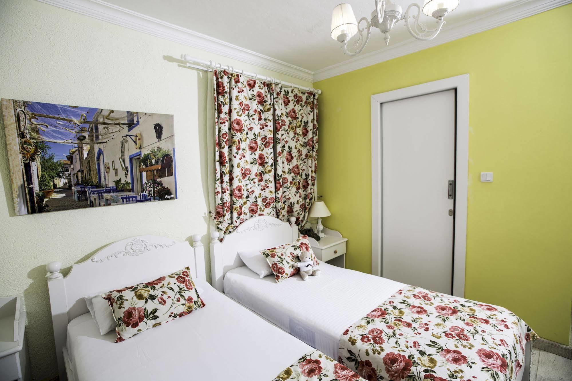 The White Hotel Алачати Екстер'єр фото