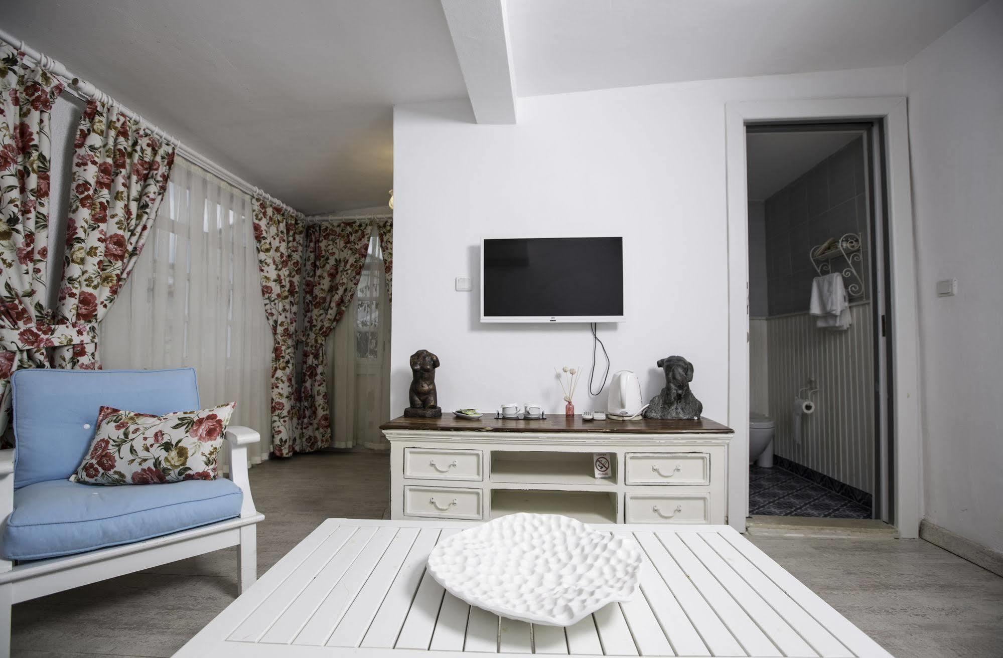 The White Hotel Алачати Екстер'єр фото